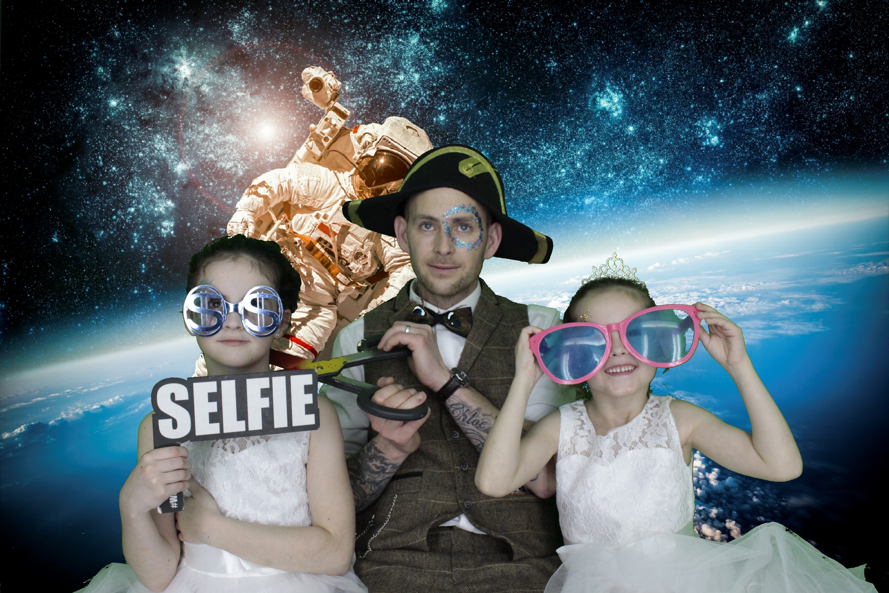 Nikki Carr's Wedding | View more photos from the event at gallery.myphotoboothexperience.co.uk/u/MyPhotoBoothExperienceLtd/Nikki-Carrs-Wedding